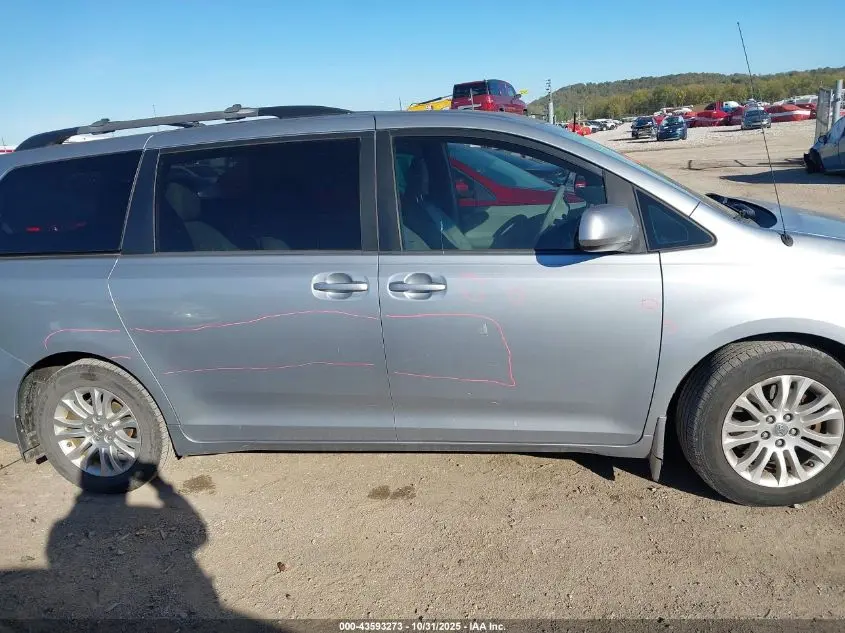 2014 TOYOTA SIENNA XLE V6 8 PASSENGER