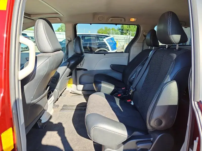 2013 TOYOTA SIENNA SPORT  