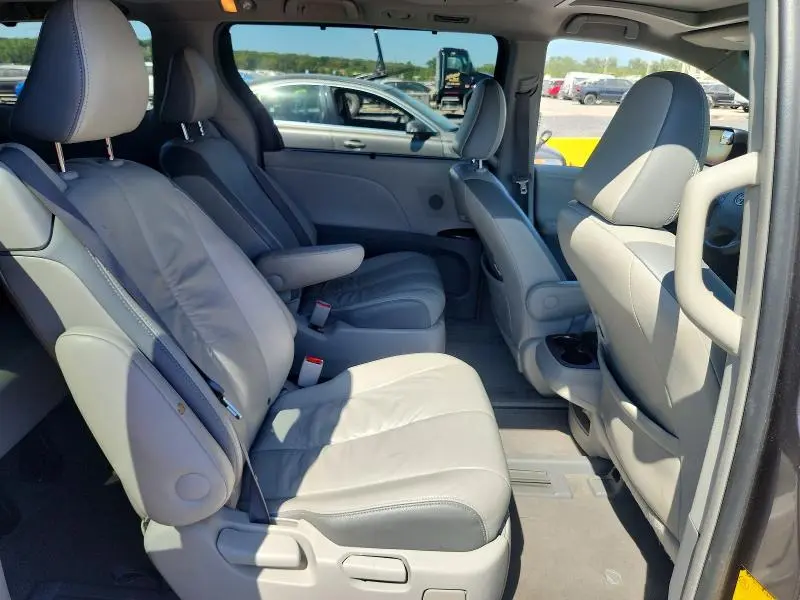 2011 TOYOTA SIENNA LIMITED 7-PASSENGER  