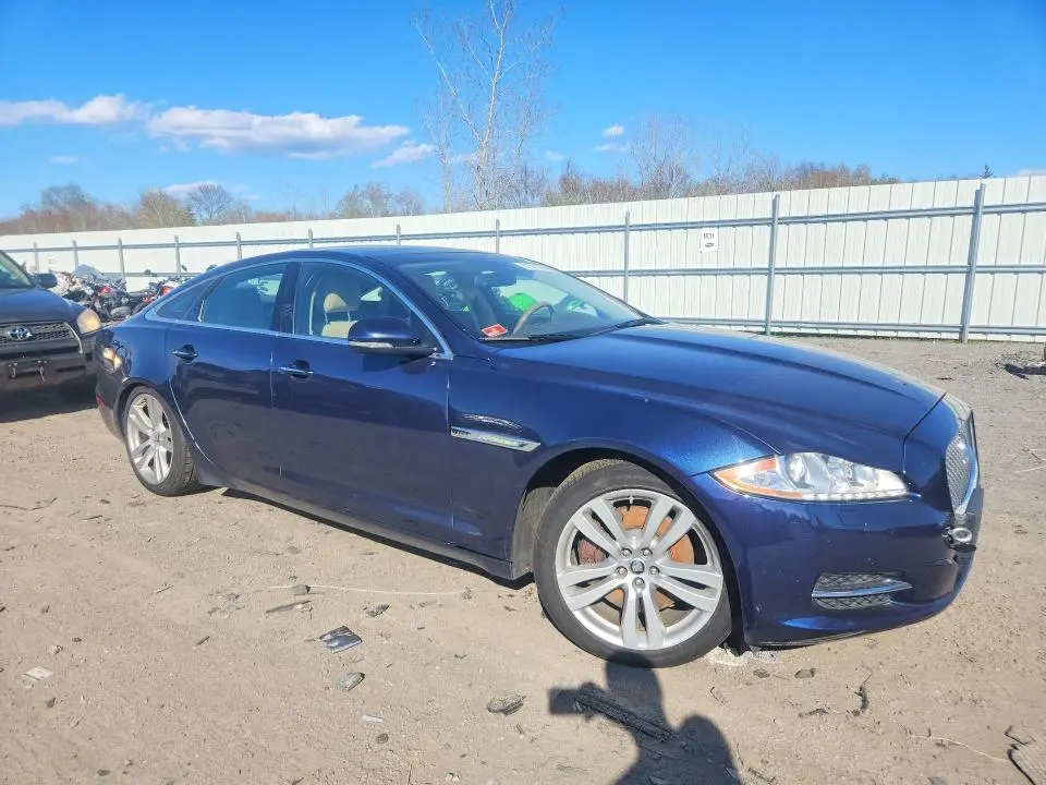 2013 JAGUAR XJ   
