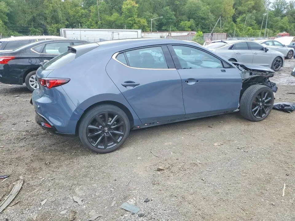 2023 MAZDA 3 PREMIUM  