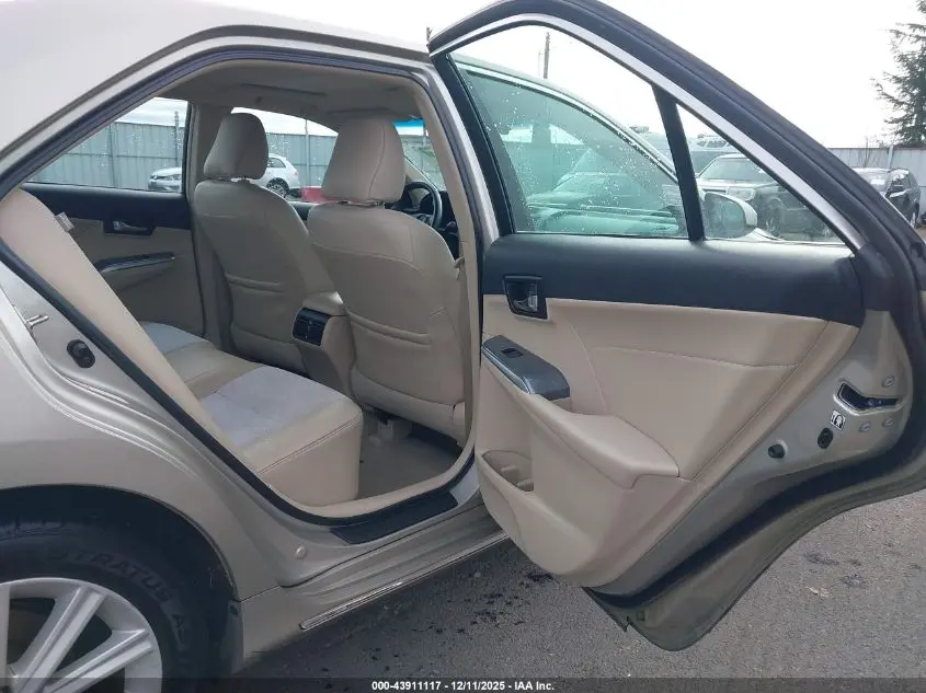 2014 TOYOTA CAMRY HYBRID XLE