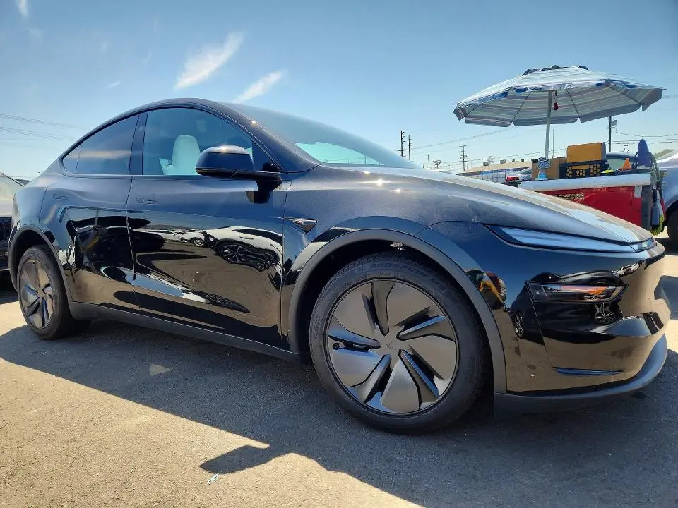 2026 TESLA MODEL Y   