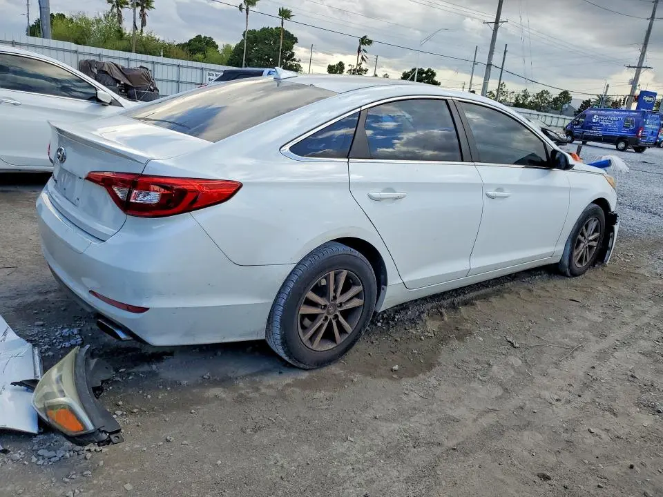 2017 HYUNDAI SONATA SE  