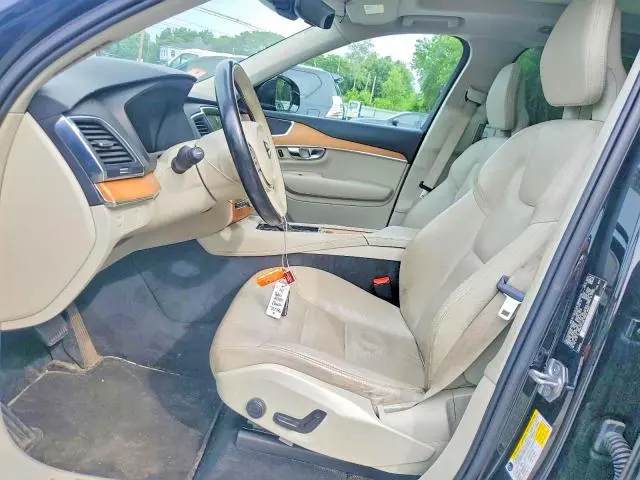 2021 VOLVO XC90 T6 MOMENTUM  
