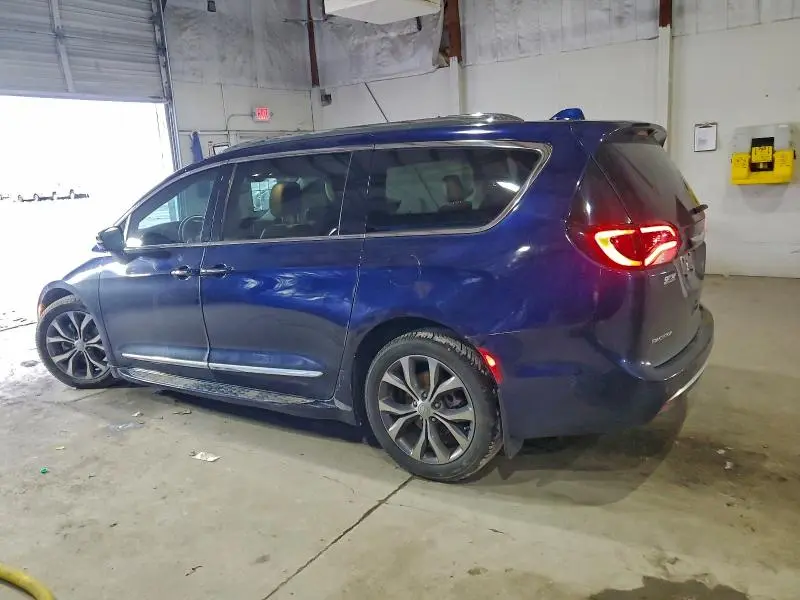 2017 CHRYSLER PACIFICA LIMITED  