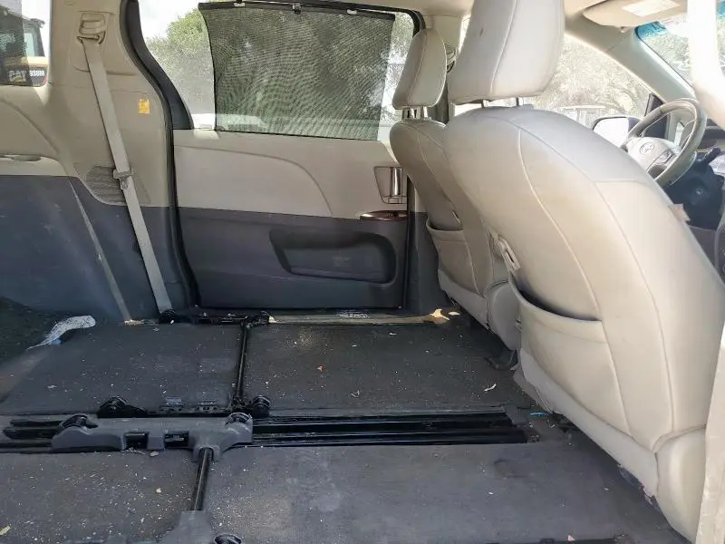 2012 TOYOTA SIENNA XLE  