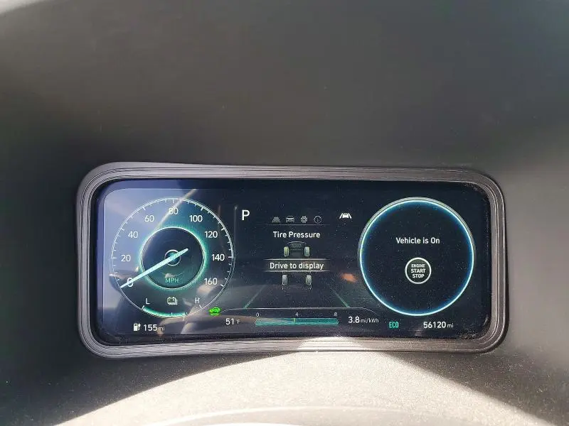 2023 HYUNDAI KONA SE  