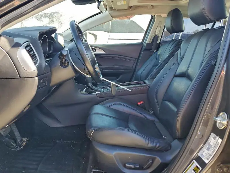 2018 MAZDA 3 TOURING  