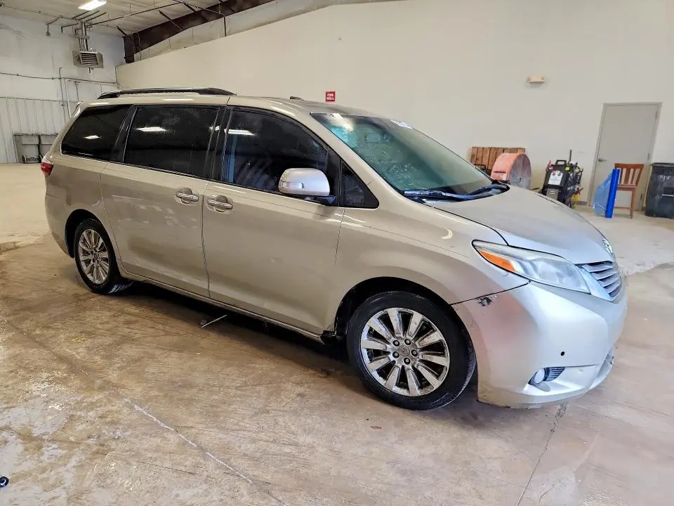 2015 TOYOTA SIENNA LIMITED 7-PASSENGER  