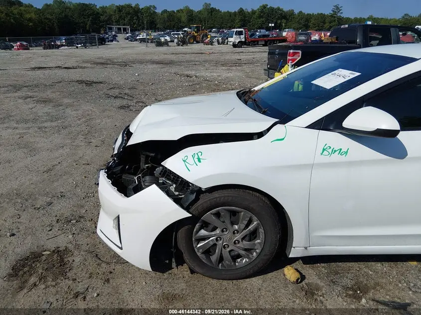 2019 HYUNDAI ELANTRA SE