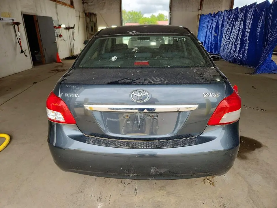 2010 TOYOTA YARIS BASE  