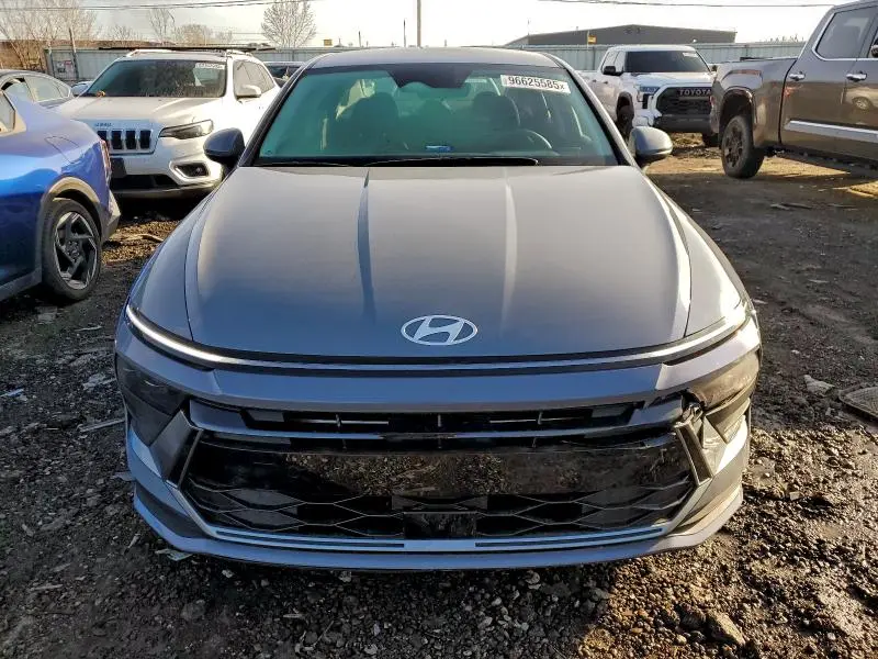 2025 HYUNDAI SONATA SE  