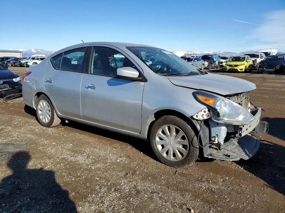 2019 NISSAN VERSA S  