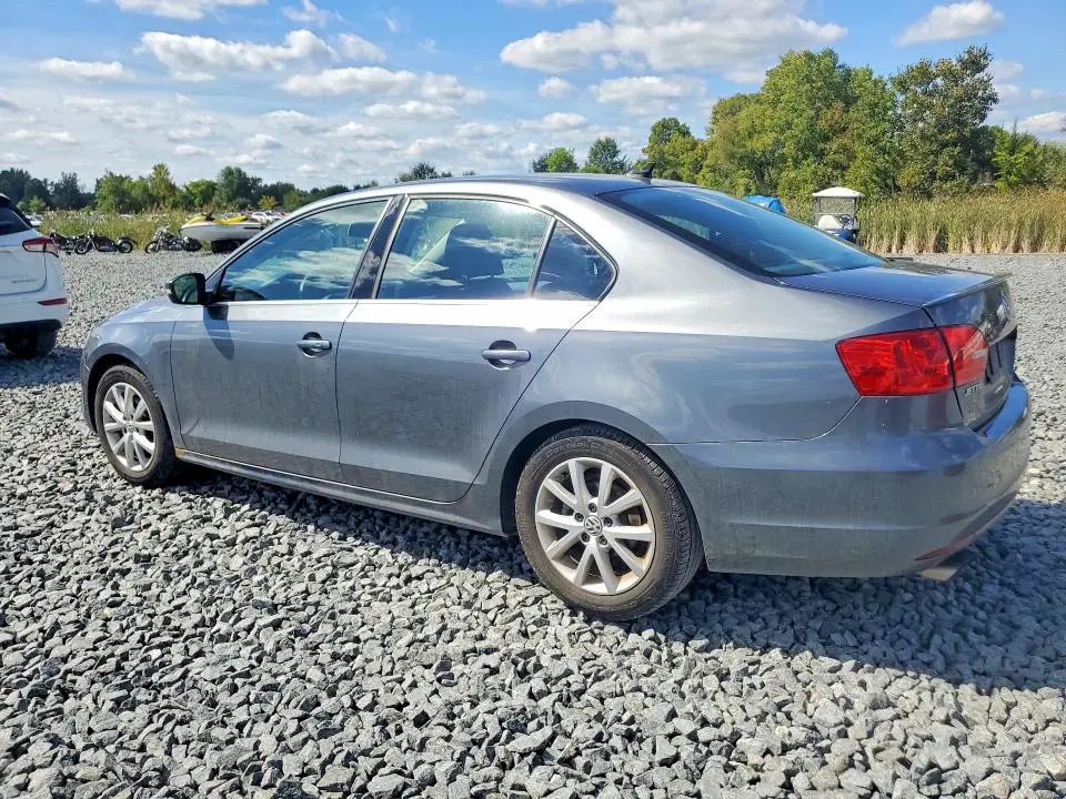 2014 VOLKSWAGEN JETTA SE  