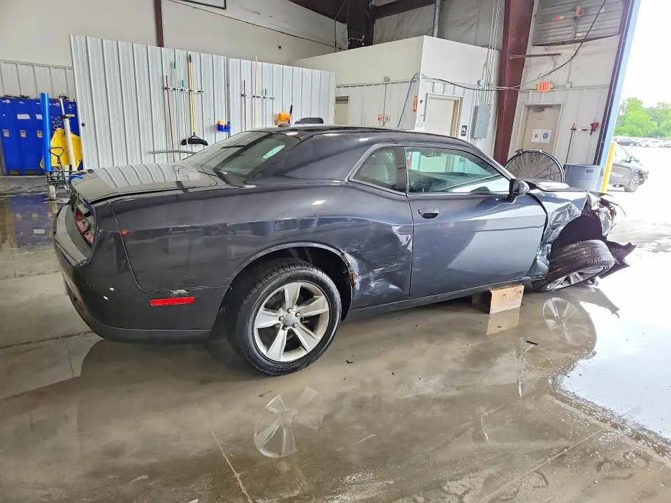2017 DODGE CHALLENGER SXT  