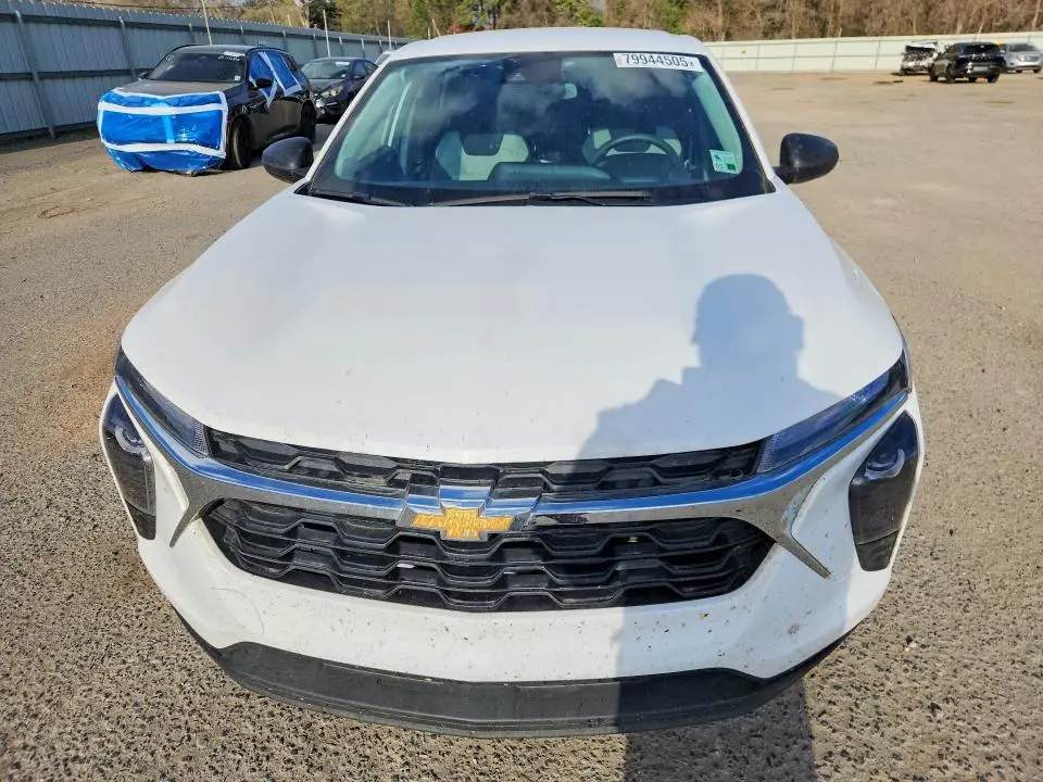 2025 CHEVROLET TRAX LS  