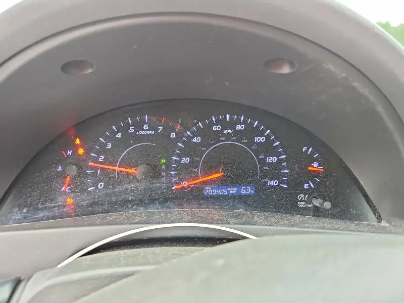 2010 TOYOTA CAMRY LE  