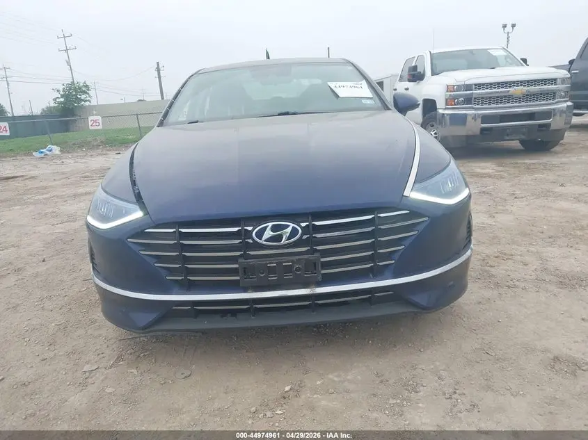 2022 HYUNDAI SONATA SE