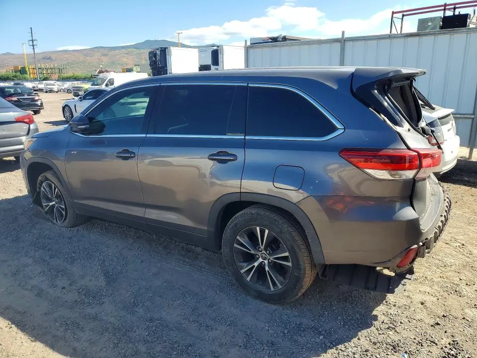 2017 TOYOTA HIGHLANDER LE  