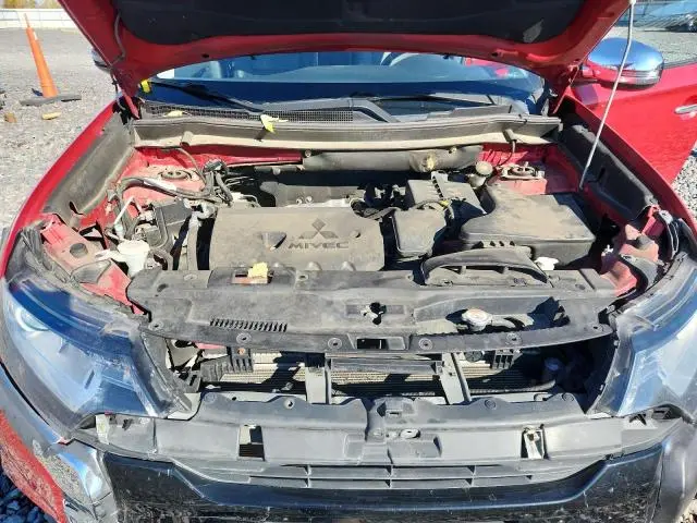 2016 MITSUBISHI OUTLANDER SE  