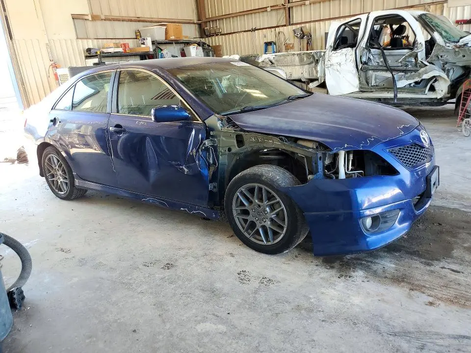 2011 TOYOTA CAMRY SE  