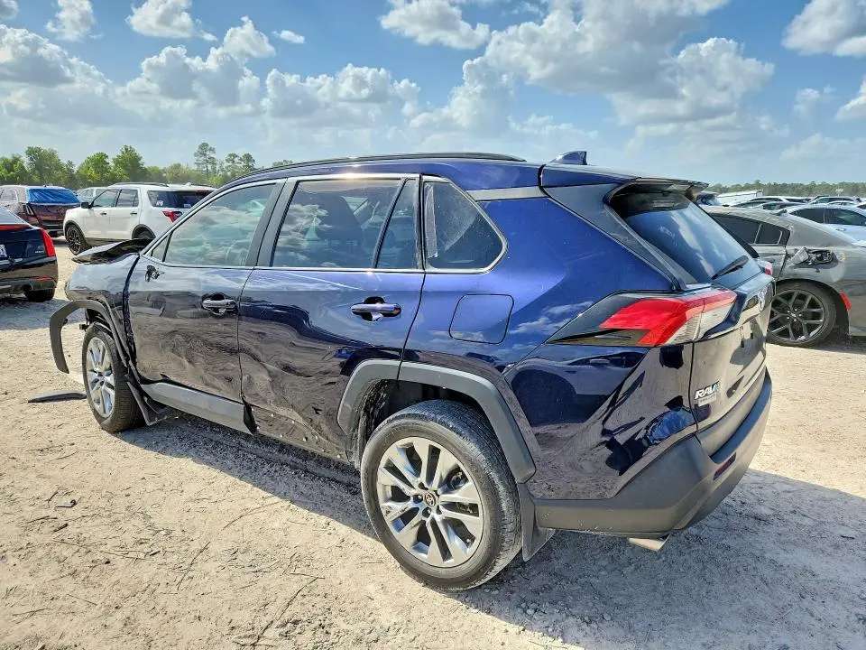 2024 TOYOTA RAV4 XLE PREMIUM  