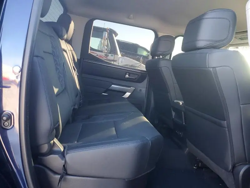 2024 TOYOTA TUNDRA CREWMAX SR  