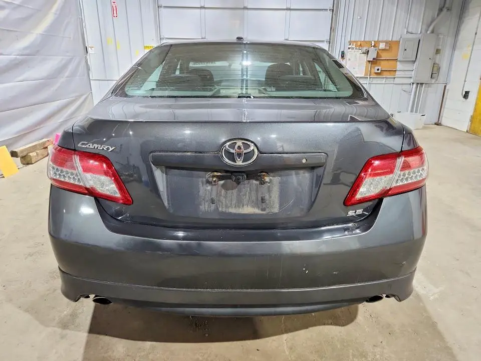 2010 TOYOTA CAMRY SE  