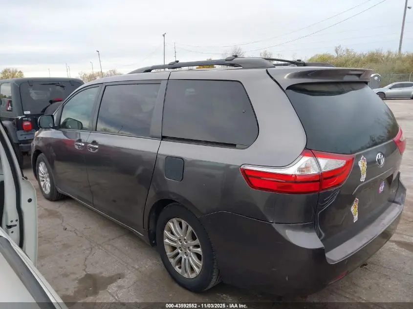 2015 TOYOTA SIENNA XLE 8 PASSENGER
