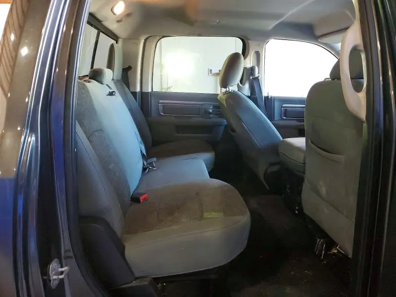 2016 RAM 1500 SLT  