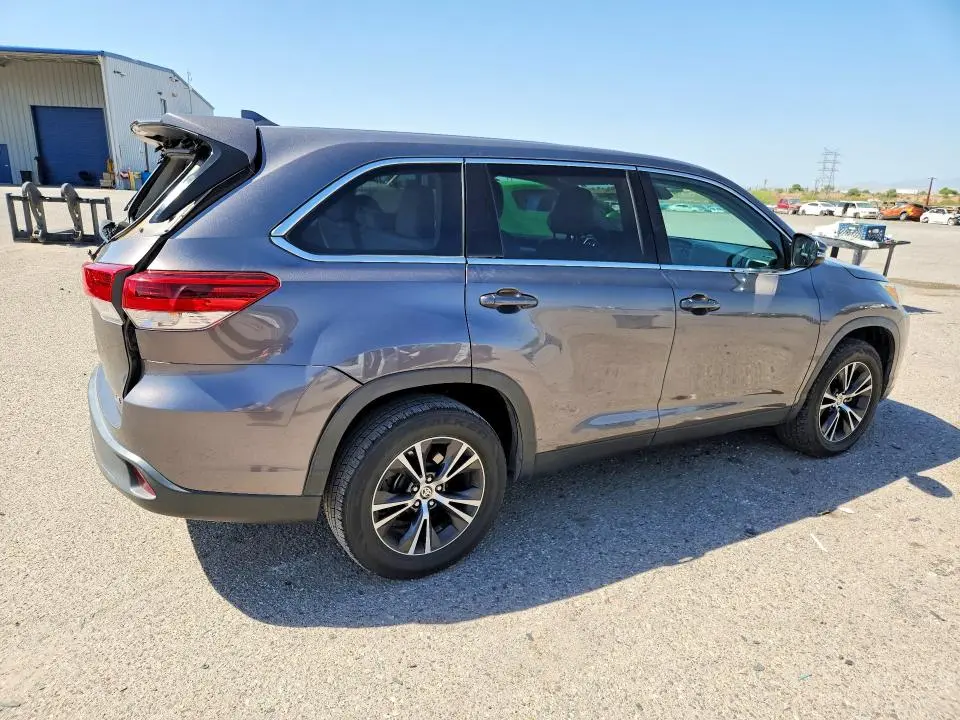 2019 TOYOTA HIGHLANDER LE PLUS  