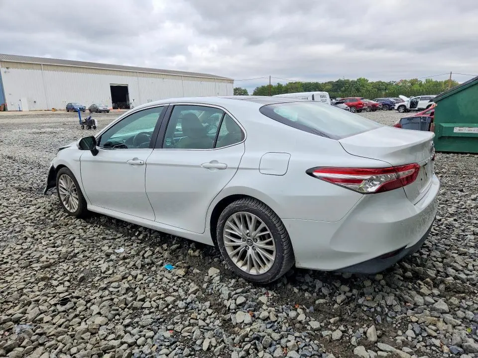 2018 TOYOTA CAMRY XLE  