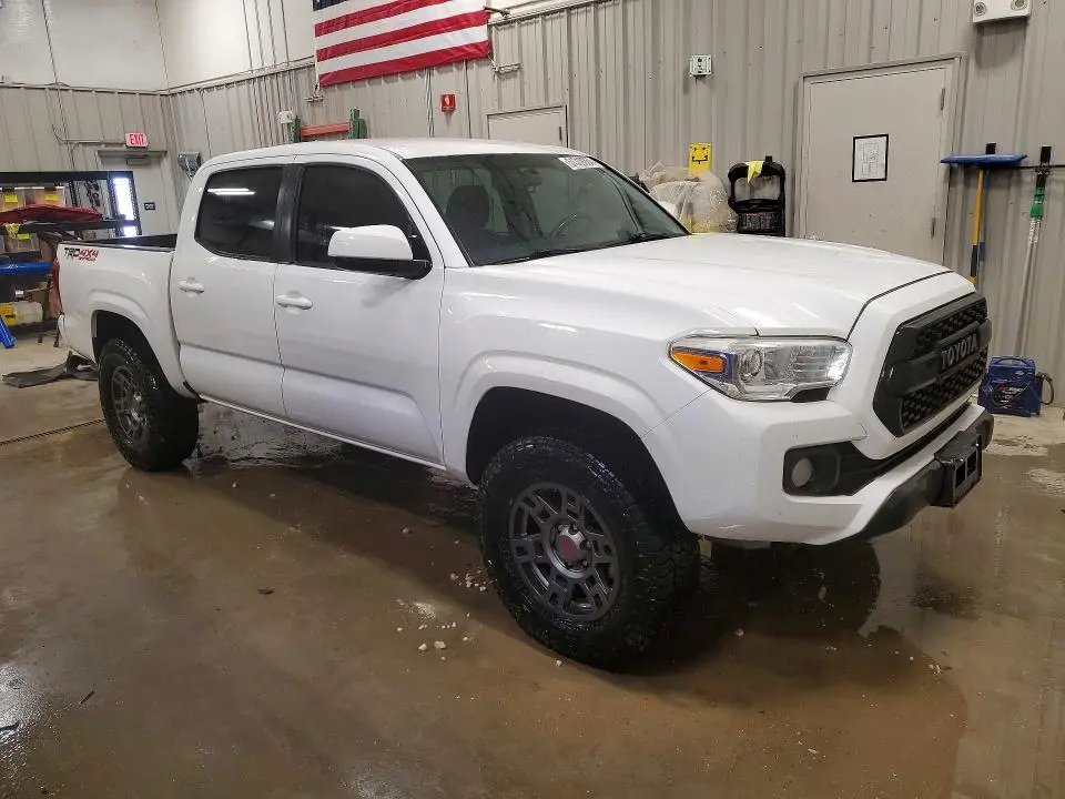 2017 TOYOTA TACOMA SR V6  