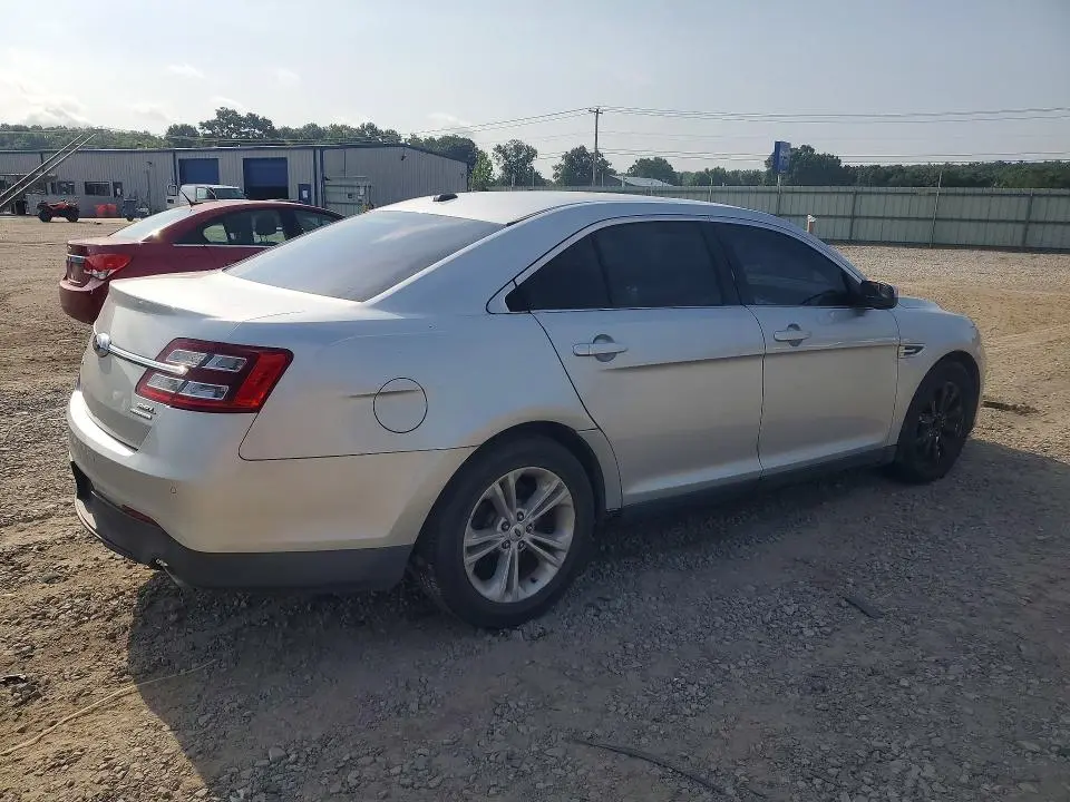 2015 FORD TAURUS SEL  