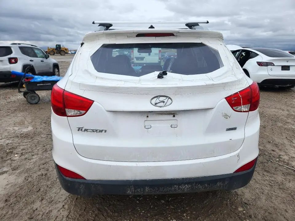 2014 HYUNDAI TUCSON SE  