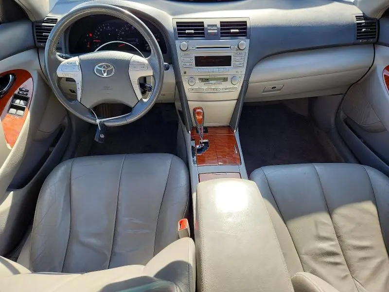 2011 TOYOTA CAMRY SE  