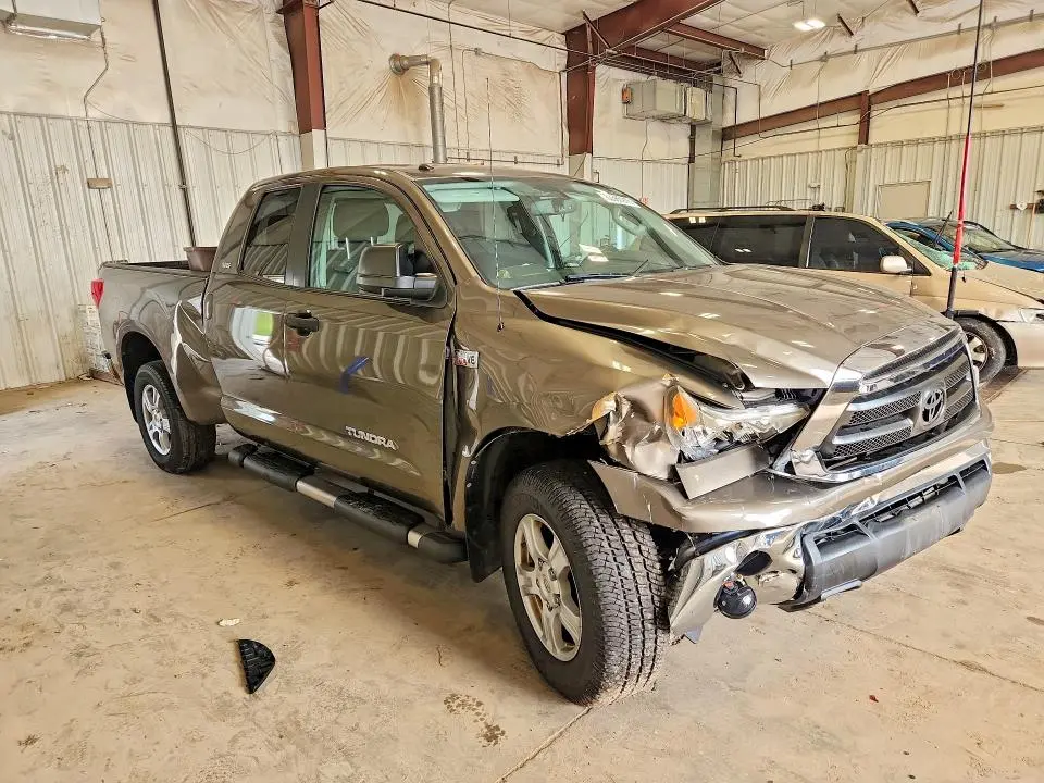 2011 TOYOTA TUNDRA DOUBLE CAB SR5  