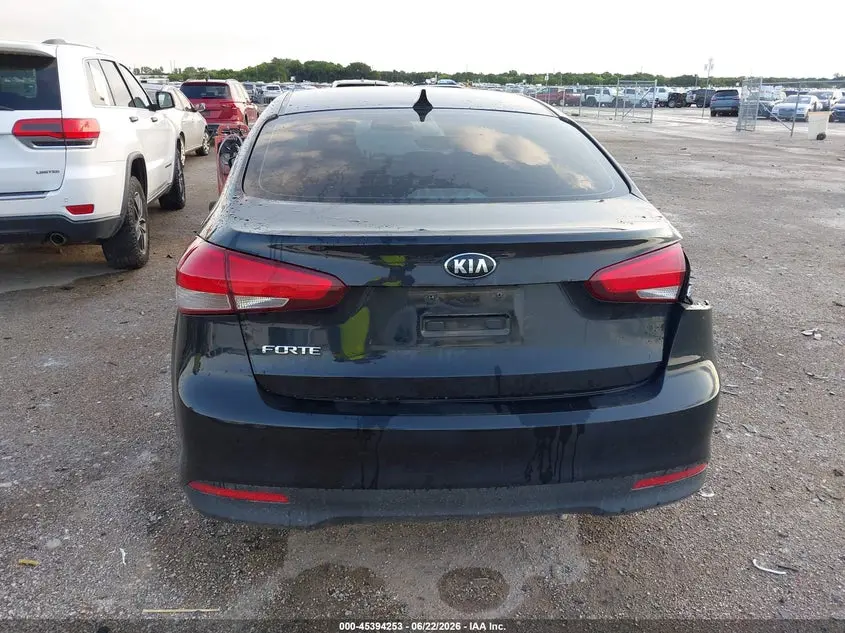 2017 KIA FORTE LX