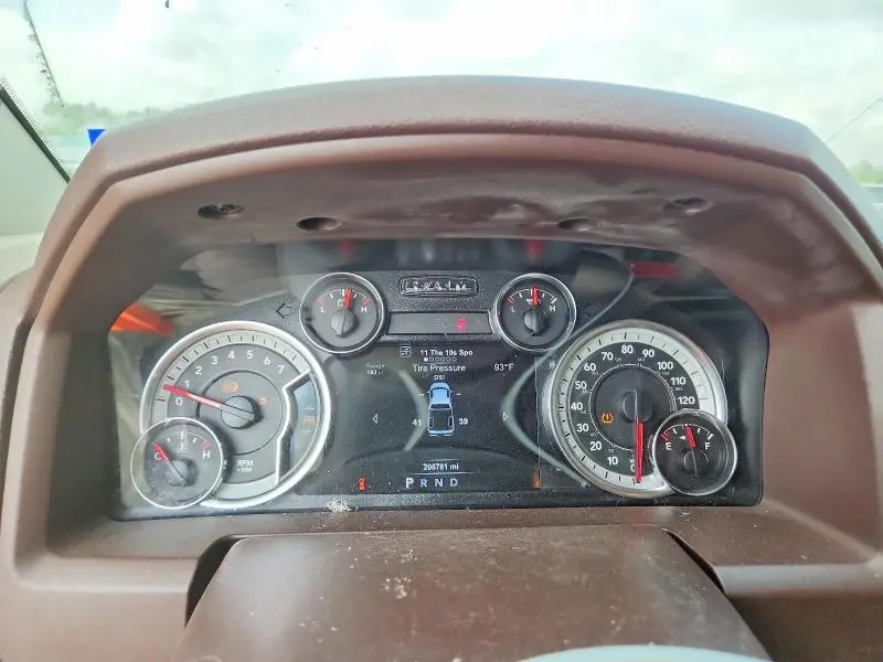 2017 RAM 1500 SLT  