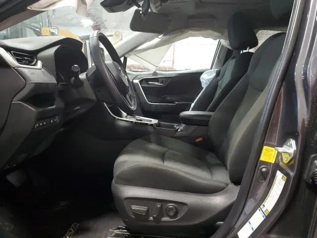 2022 TOYOTA RAV4 XLE