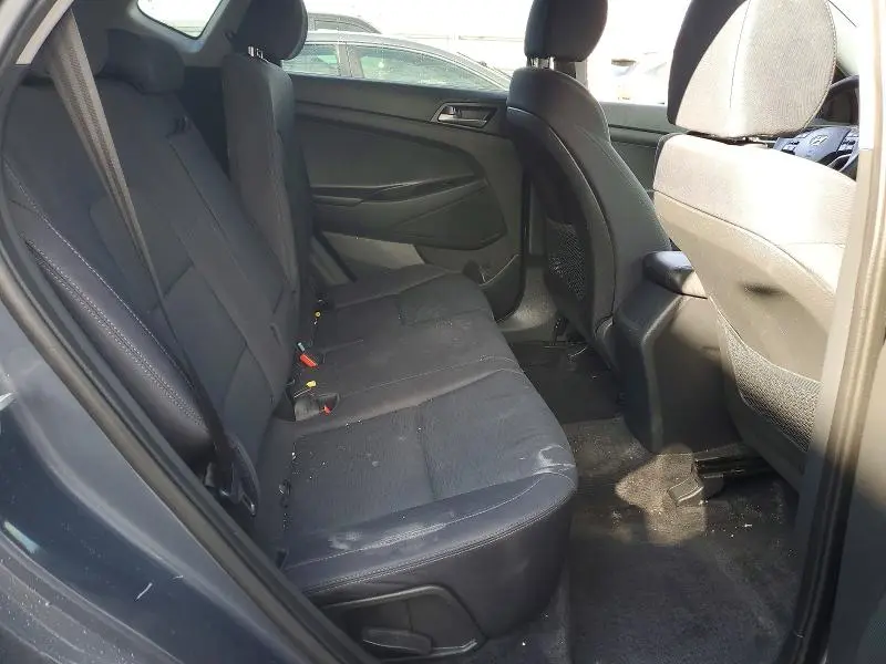 2021 HYUNDAI TUCSON SE  