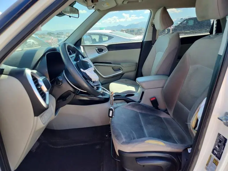 2023 KIA SOUL LX  
