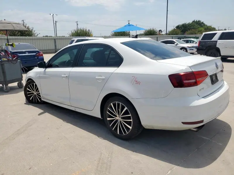 2016 VOLKSWAGEN JETTA SPORT  