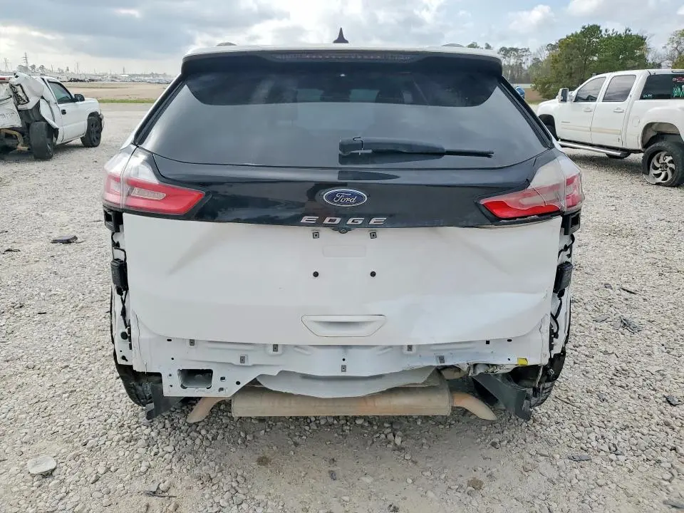 2021 FORD EDGE SE  