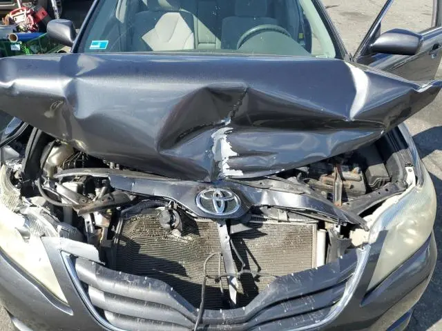 2011 TOYOTA CAMRY BASE  