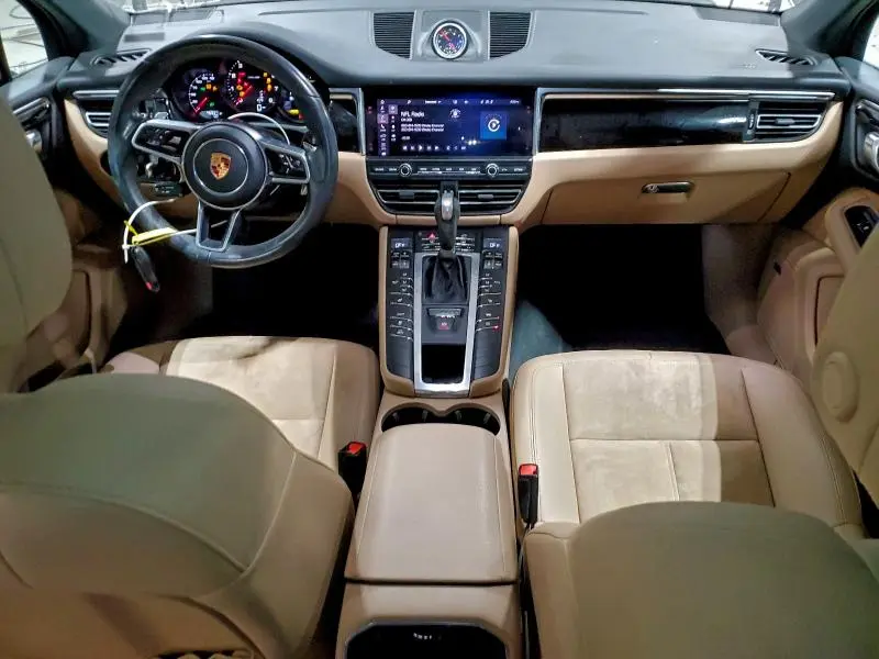 2021 PORSCHE MACAN   