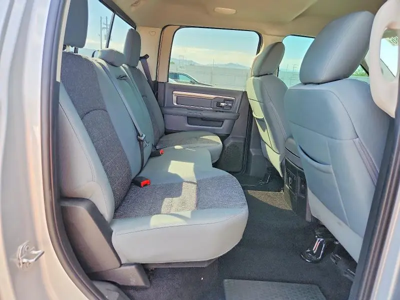 2017 RAM 1500 SLT  