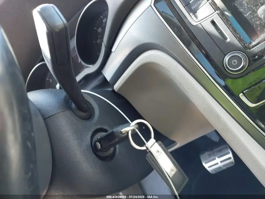 2017 VOLKSWAGEN PASSAT 1.8T R-LINE