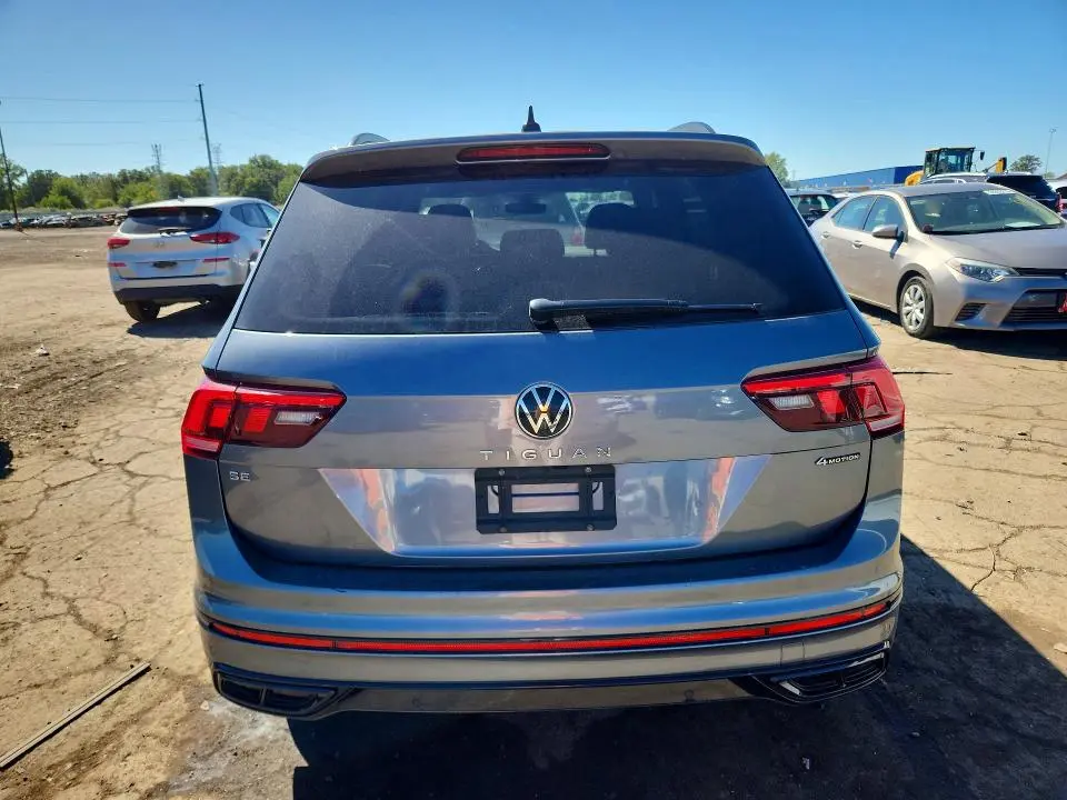 2022 VOLKSWAGEN TIGUAN SE R-LINE BLACK  